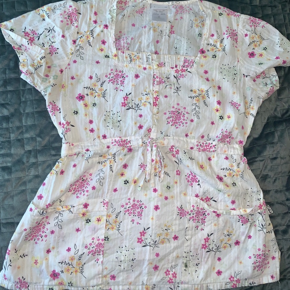 Cherokee women’s scrub top
